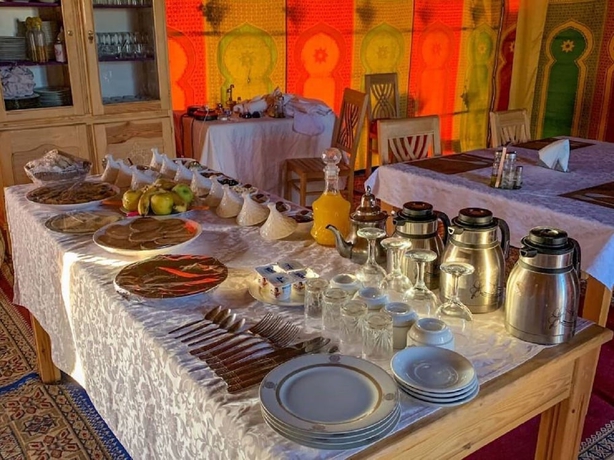 Imagen del bar/restaurante del Hotel Erg Chebbi Dunes Desert Camp. Foto 14