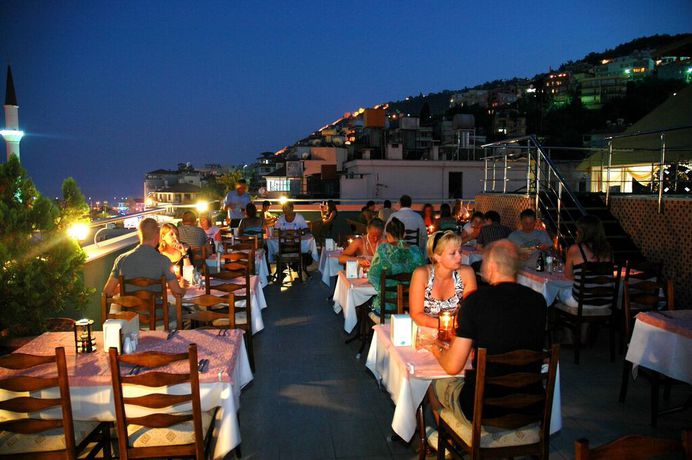 Imagen del bar/restaurante del Hotel Ergun. Foto 2