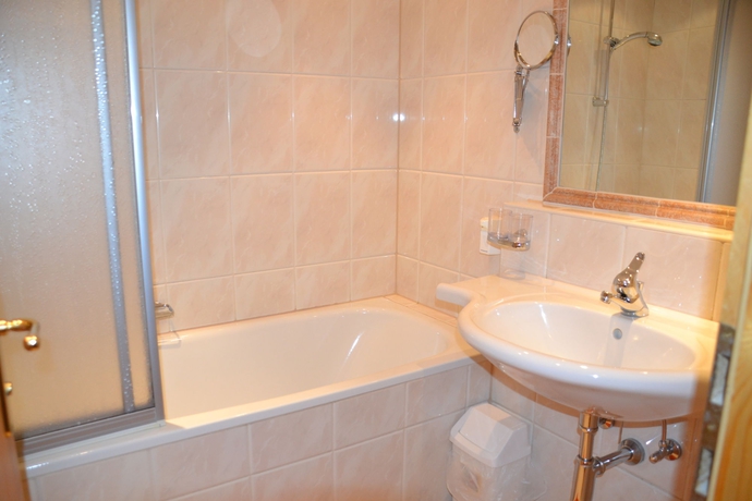 Imagen de la habitación del Hotel Erhart. Foto 11