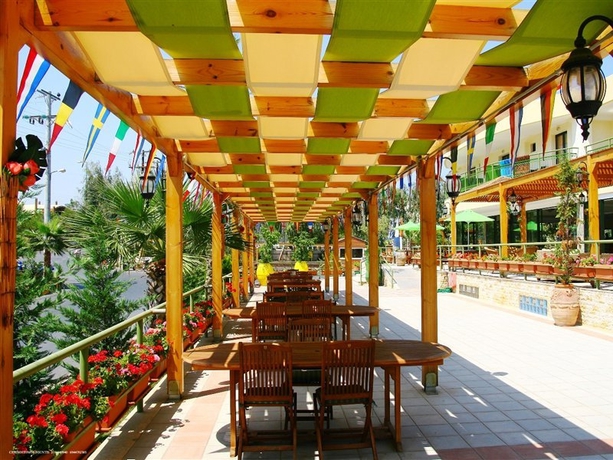 Imagen general del Hotel Eri Beach and Village. Foto 15