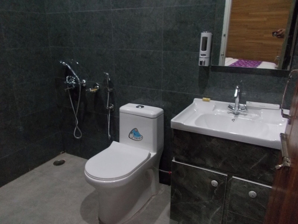 Imagen de la habitación del Hotel Erica Hills Resort Kasauli. Foto 11