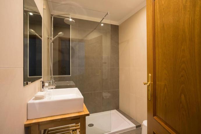 Imagen de la habitación del Hotel Ericeira Soul. Foto 7
