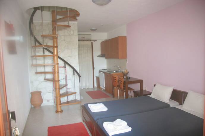 Imagen de la habitación del Hotel Erifili. Foto 18