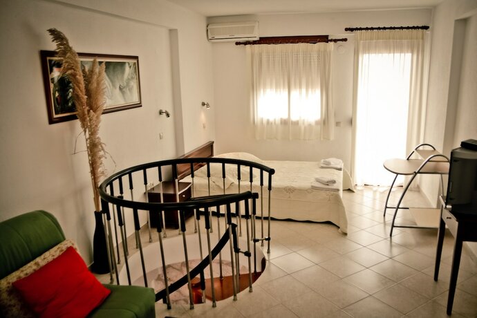 Imagen de la habitación del Hotel Erifili. Foto 19