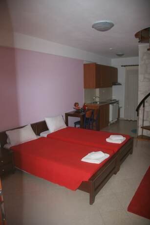 Imagen de la habitación del Hotel Erifili. Foto 20