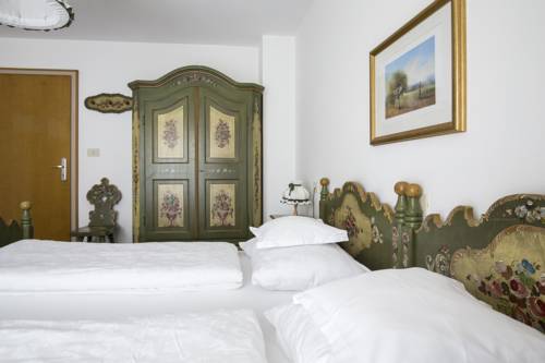 Imagen de la habitación del Hotel Erika. Foto 5