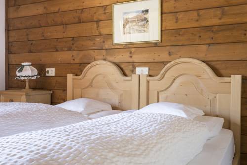 Imagen de la habitación del Hotel Erika. Foto 6