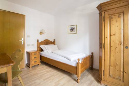 Imagen de la habitación del Hotel Erika. Foto 11