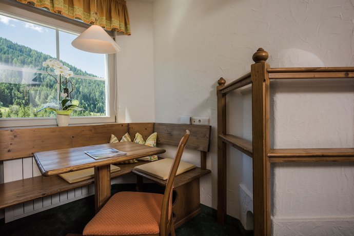 Imagen de la habitación del Hotel Erika. Foto 9