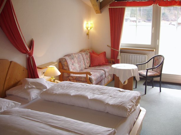 Imagen de la habitación del Hotel Erika. Foto 12