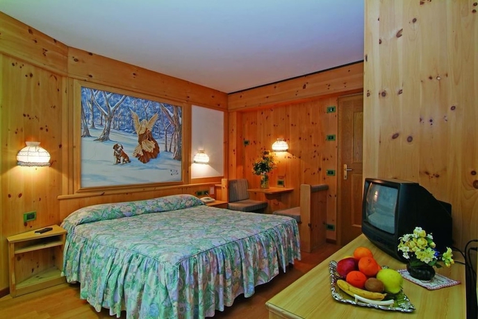 Imagen de la habitación del Hotel Erika, Madonna di Campiglio. Foto 7