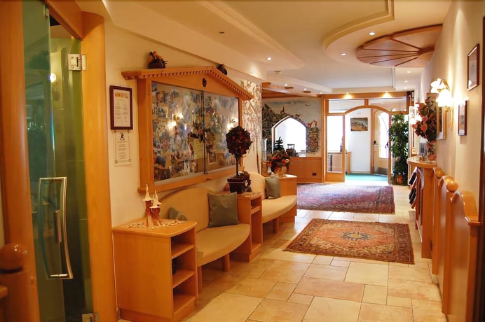 Imagen de los interiores del Hotel Erika, Madonna di Campiglio. Foto 18