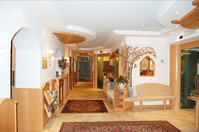 Imagen de los interiores del Hotel Erika, Madonna di Campiglio. Foto 19