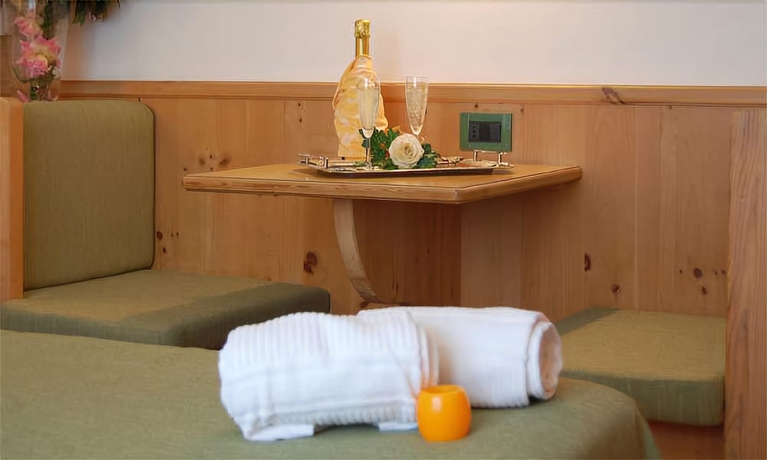Imagen de la habitación del Hotel Erika, Madonna di Campiglio. Foto 12
