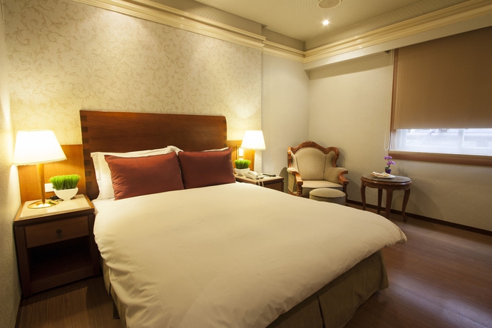 Imagen de la habitación del Hotel Erin. Foto 9
