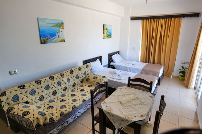 Imagen de la habitación del Hotel Erjoni. Foto 9
