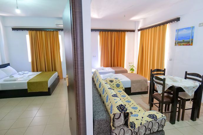 Imagen de la habitación del Hotel Erjoni. Foto 15