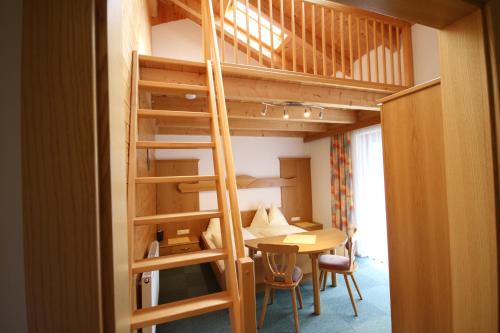 Imagen general del Hotel Erlebnishotel K&auml;rnten-M&ouml;lltal 3 Stern Superior. Foto 17