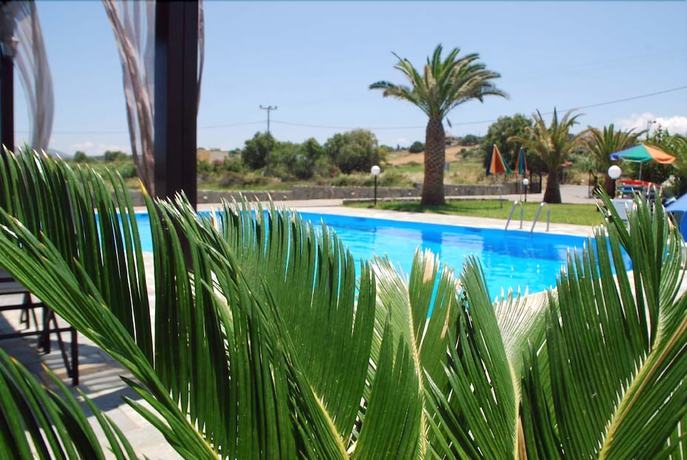 Imagen de la piscina del Hotel Ermioni, Dramia. Foto 19