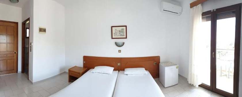 Imagen de la habitación del Hotel Ermioni, Sitonia. Foto 2