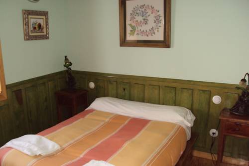 Imagen de la habitación del Hotel Ermita de Gredos. Foto 7