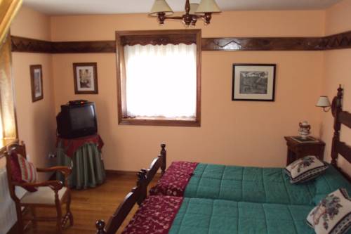 Imagen de la habitación del Hotel Ermita de Gredos. Foto 8