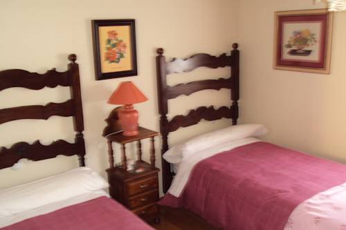 Imagen de la habitación del Hotel Ermita de Gredos. Foto 10