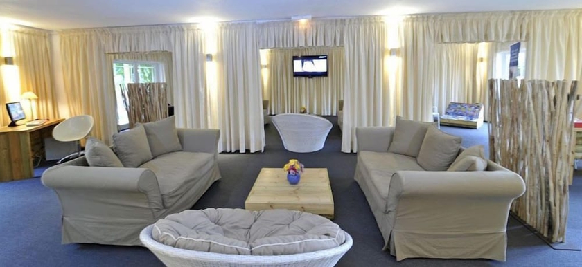 Imagen del bar/restaurante del Hotel Ermitage Boutik. Foto 2