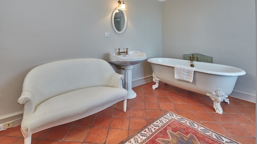 Imagen de la habitación del Hotel Ermitage De L'oasis and Spa - Cannes Mandelieu. Foto 11