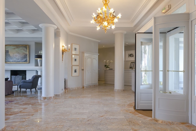 Imagen de los interiores del Hotel Ermitage De L'oasis and Spa - Cannes Mandelieu. Foto 18