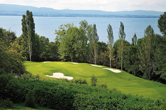Imagen de los exteriores del Hotel Ermitage, Evian Les Bains. Foto 11