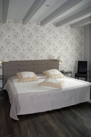 Imagen de la habitación del Hotel Ermitage, Les Angles. Foto 7