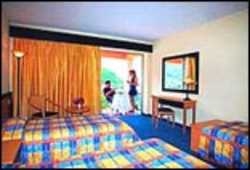 Imagen de la habitación del Hotel Ermones Active Holiday Resort. Foto 2