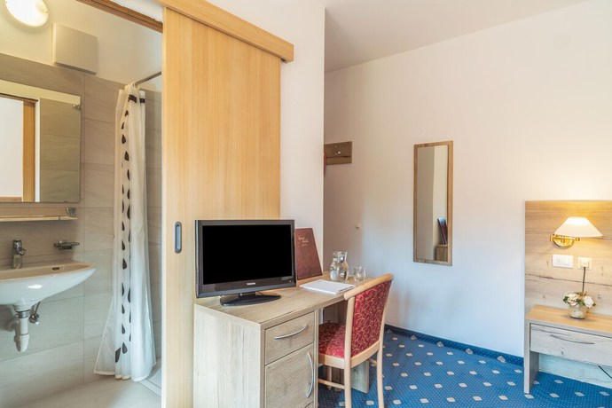 Imagen de la habitación del Hotel Erna. Foto 2