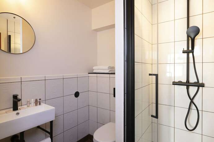Imagen general del Hotel Ernest. Foto 1