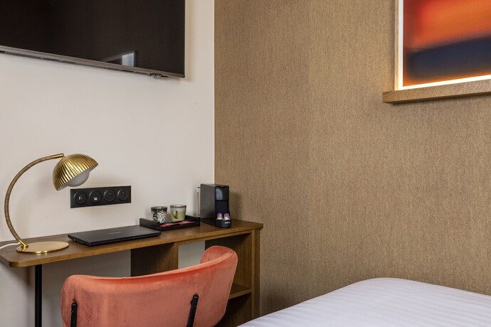 Imagen general del Hotel Ernest. Foto 9