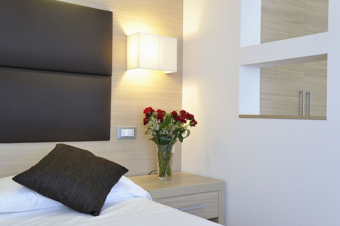 Imagen de la habitación del Hotel Eros, Lignano Sabbiadoro. Foto 6