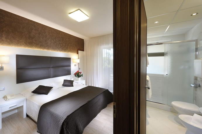 Imagen de la habitación del Hotel Eros, Lignano Sabbiadoro. Foto 9