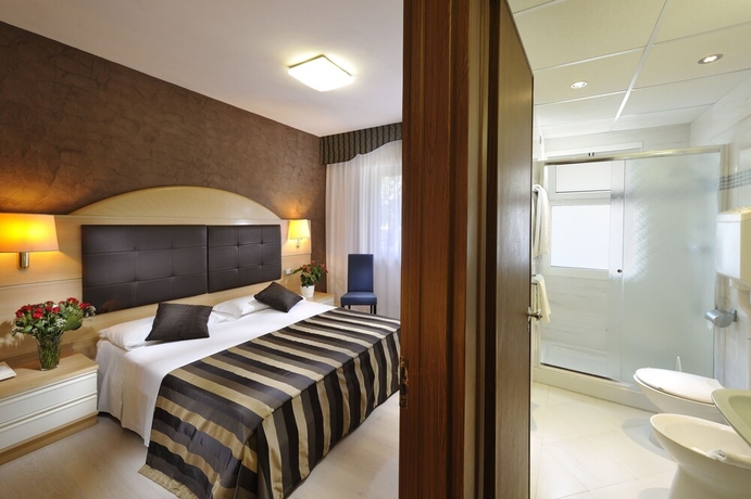 Imagen de la habitación del Hotel Eros, Lignano Sabbiadoro. Foto 15