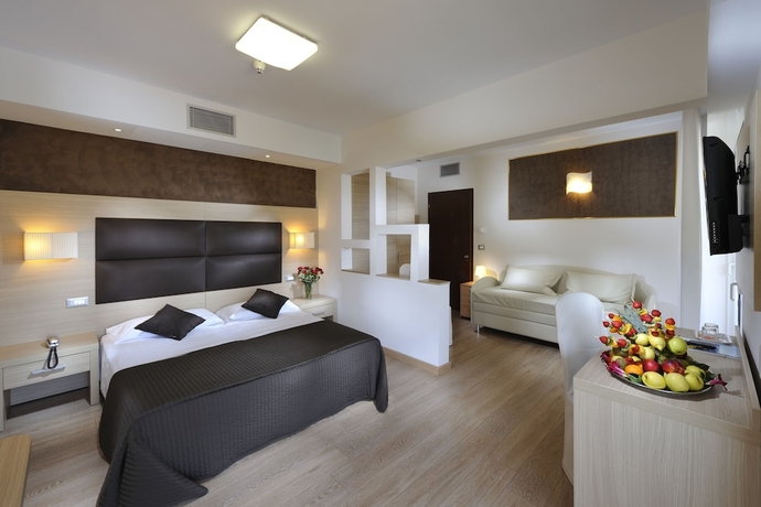 Imagen de la habitación del Hotel Eros, Lignano Sabbiadoro. Foto 17