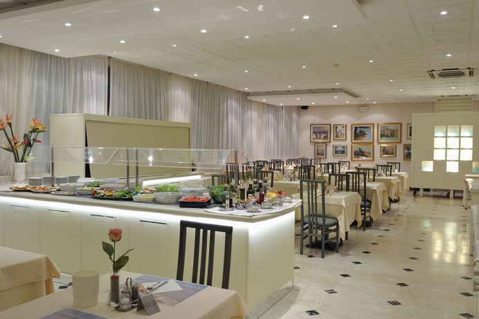 Imagen del bar/restaurante del Hotel Eros, Lignano Sabbiadoro. Foto 3