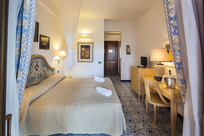 Imagen de la habitación del Hotel Eros, Vulcano. Foto 4
