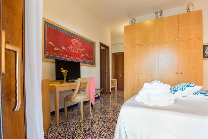 Imagen de la habitación del Hotel Eros, Vulcano. Foto 8