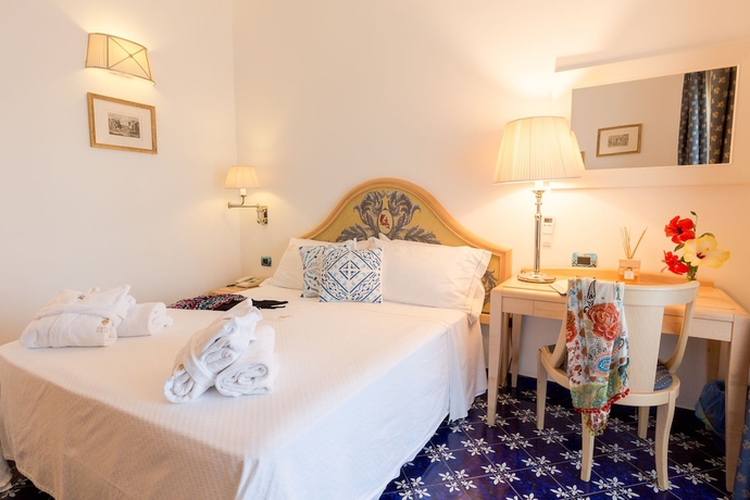 Imagen de la habitación del Hotel Eros, Vulcano. Foto 9
