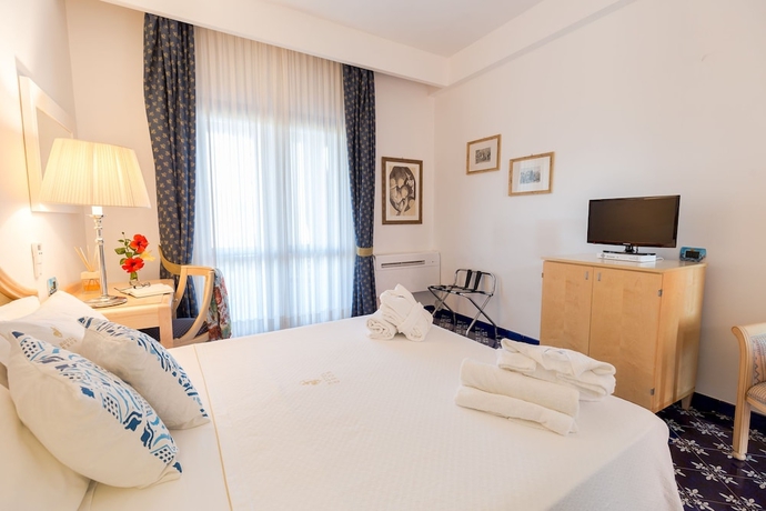 Imagen de la habitación del Hotel Eros, Vulcano. Foto 11