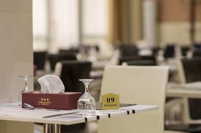 Imagen del bar/restaurante del Hotel Errafie. Foto 6