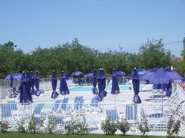 Imagen de la piscina del Hotel Erromardie Plage by Odalys. Foto 16
