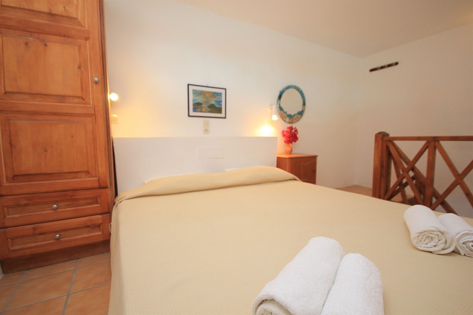 Imagen de la habitación del Hotel Ersi Villas. Foto 7