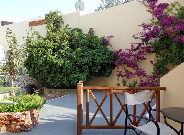 Imagen de los exteriores del Hotel Ersi Villas. Foto 14