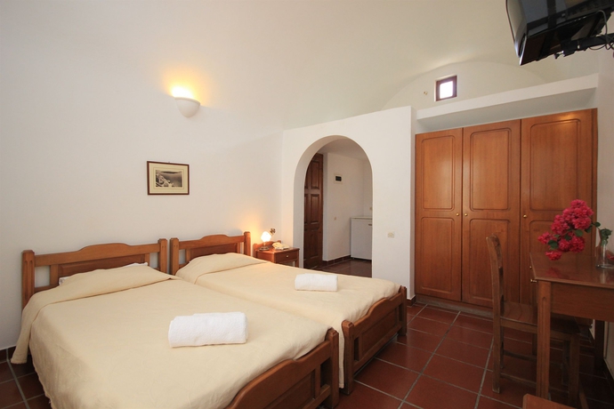 Imagen de la habitación del Hotel Ersi Villas. Foto 13